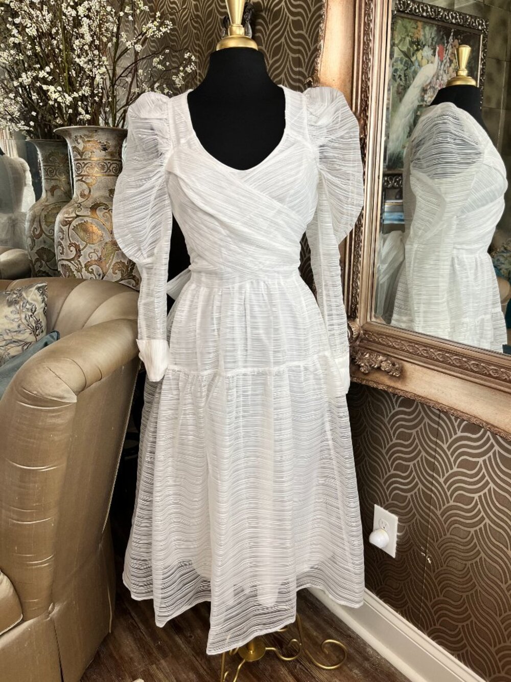 Listicle white puff sleeves tie dress